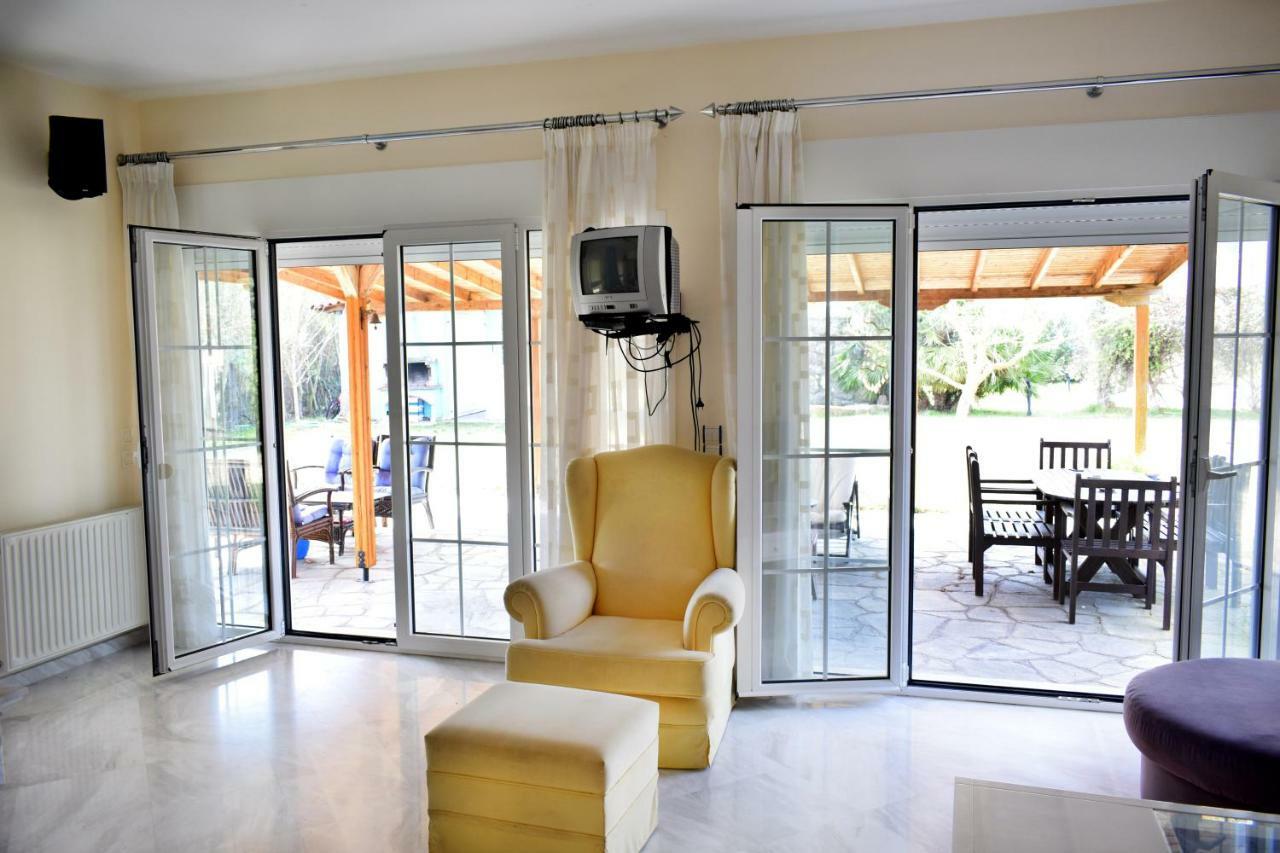 Villa Close To The Beach Ormos Panagias Exteriér fotografie