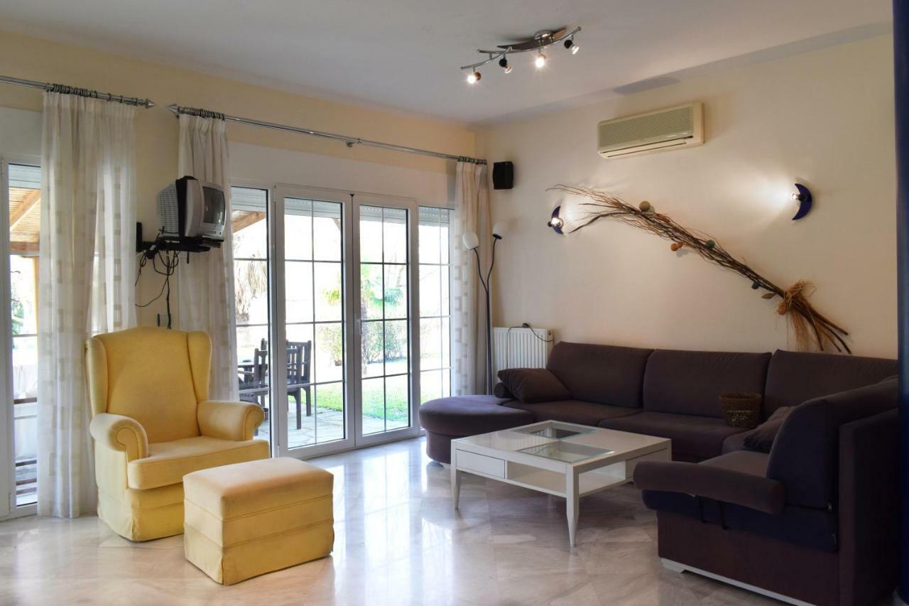 Villa Close To The Beach Ormos Panagias Exteriér fotografie